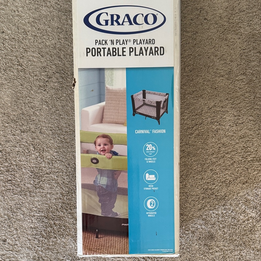 Graco Portable Playard - Green and Gray